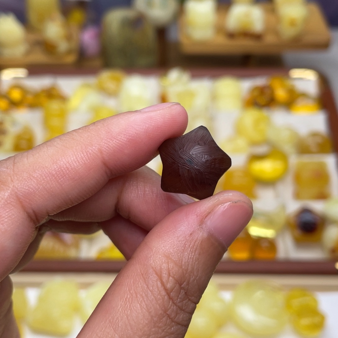 ****未镶嵌颈饰琥珀星星