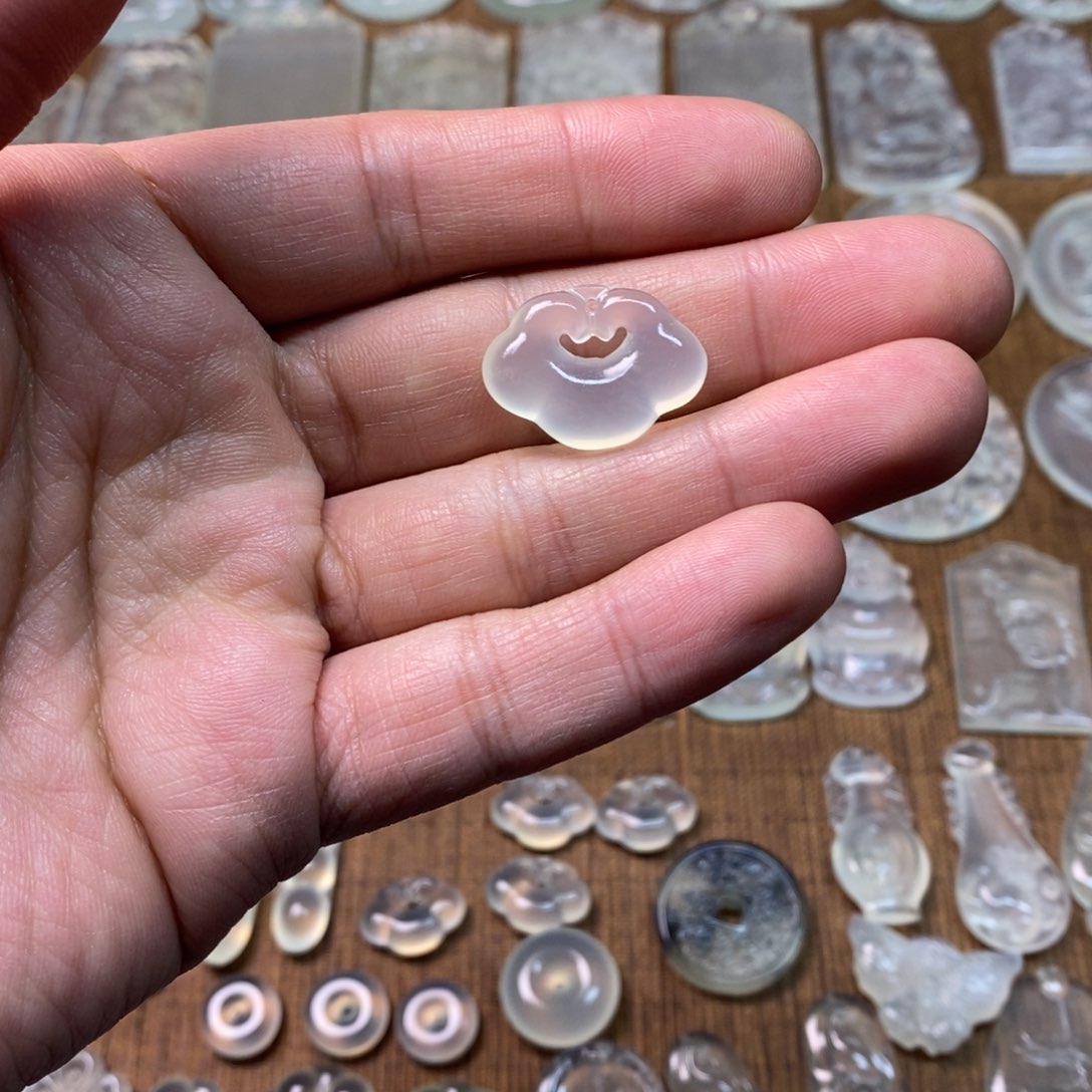 岫玉吊坠(不含链)未镶嵌