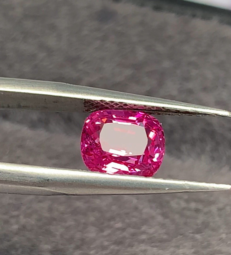 吉尔德缅甸抹谷粉色绝地尖晶石裸石天然无烧2.15ct