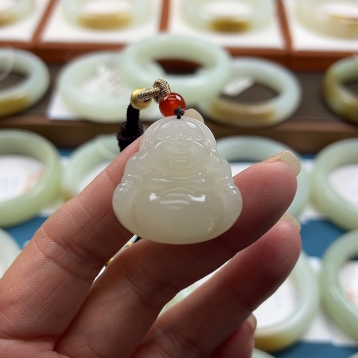 和田玉吊坠未镶嵌