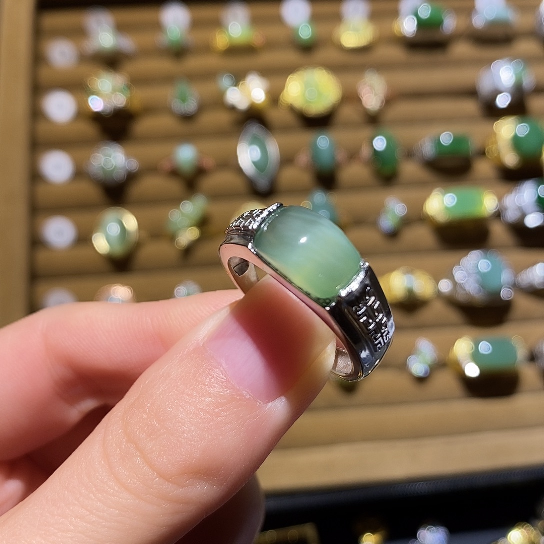 和田玉未镶嵌戒指