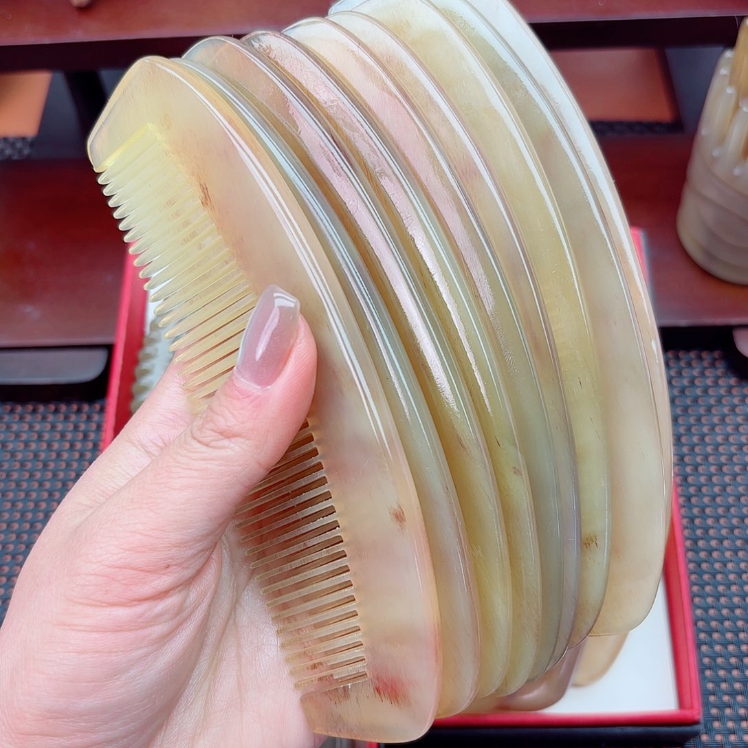 纯手工制作纯牛角梳子