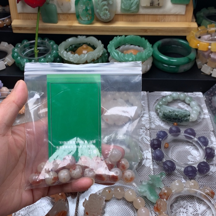 未镶嵌手链石英质玉十*?