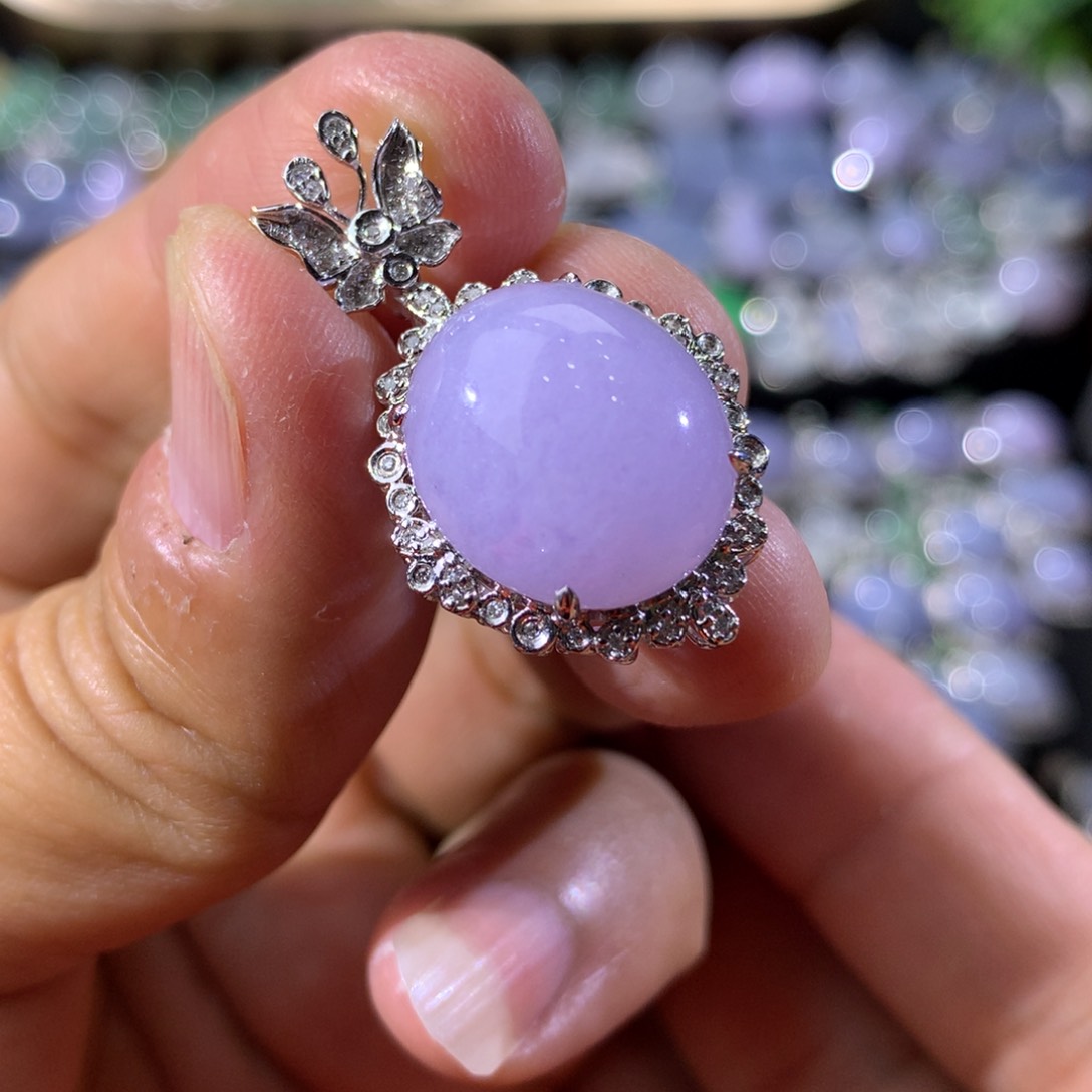 翡翠吊坠(不含链)18K金镶嵌