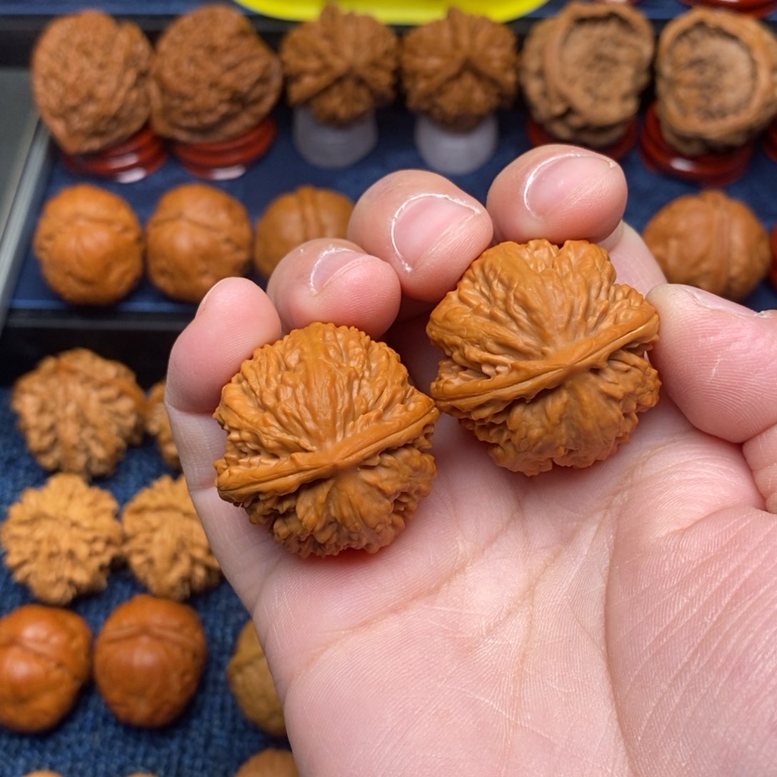 文玩核桃把件张*森手捻