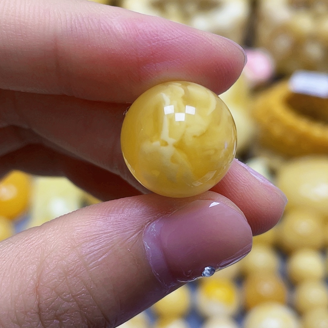 蜜蜡未镶嵌裸石16.0mm瑕