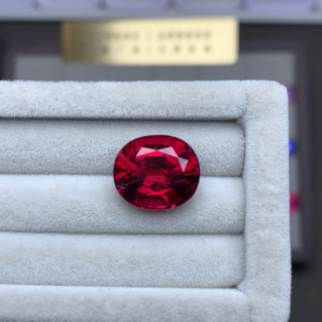 碧玺裸石未镶嵌7.02克拉卢比莱