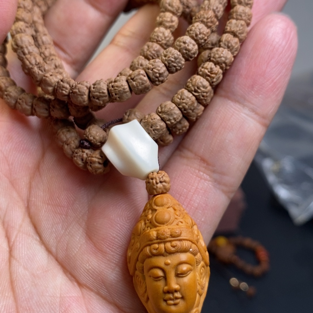 猴头核桃吊坠金刚