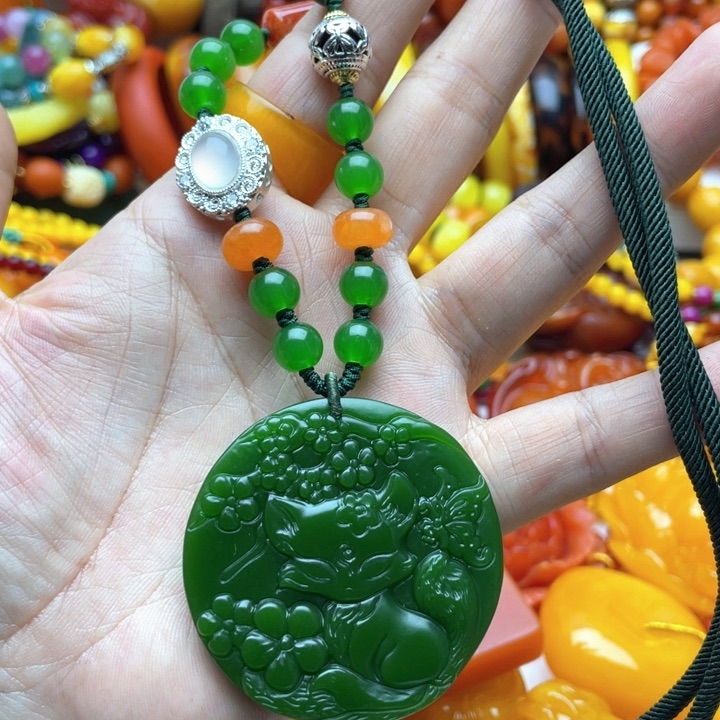 树脂制品98号雕刻九尾吊坠