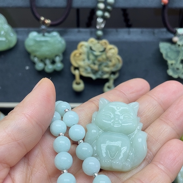 未镶嵌蛇纹石玉颈饰