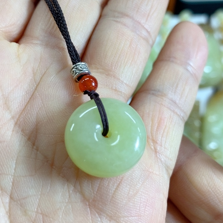 和田玉未镶嵌项链