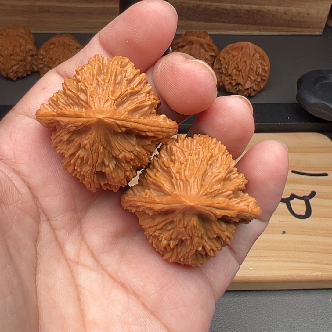 文玩核桃把件鸡心