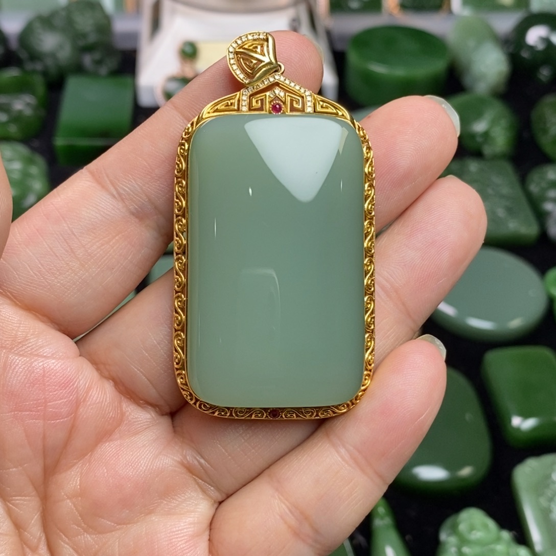 和田玉（碧玉）18K金镶嵌颈饰