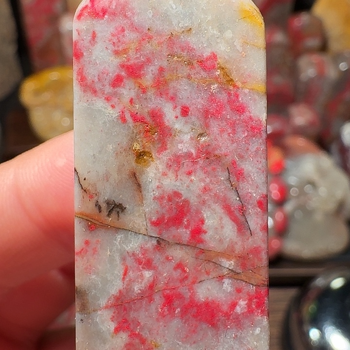 昌化鸡血石b***r昌化鸡血石