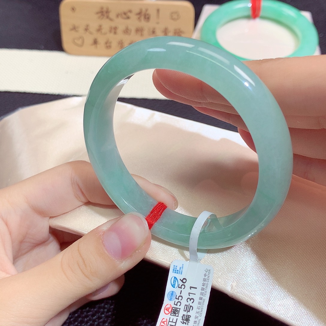 翡翠未镶嵌手镯311