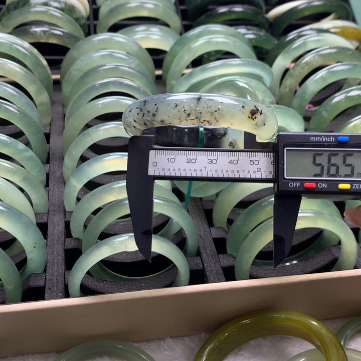 岫玉未镶嵌手镯15