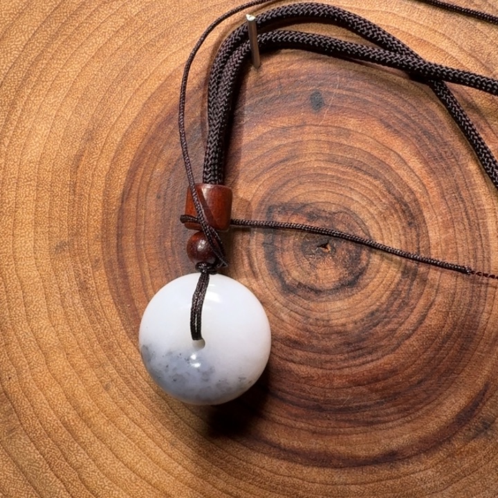 冰***片和田玉未镶嵌颈饰