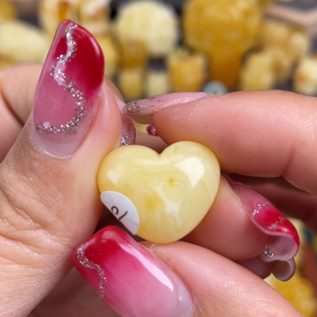 琥珀裸石未镶嵌蜜蜡