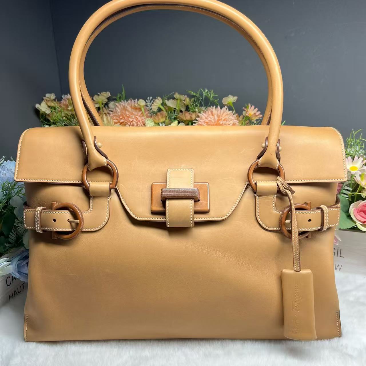 95新 FERRAGAMO/菲拉格慕 木扣腋下包中古包 80237