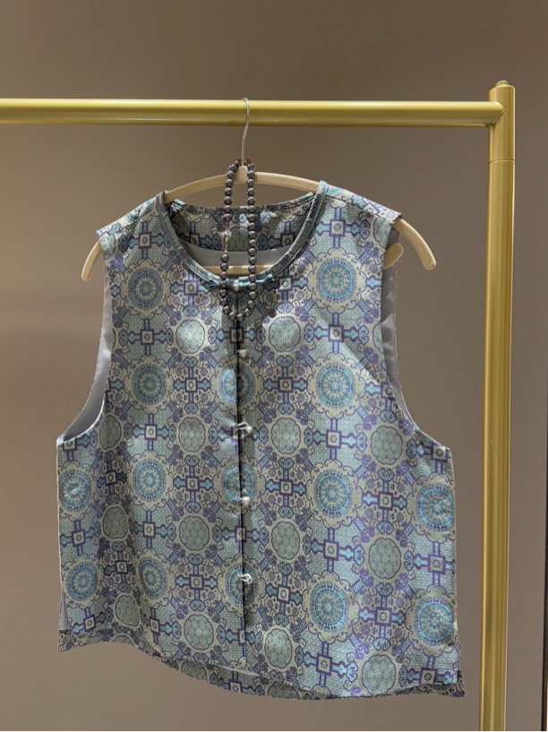 八达运宝相花宋锦马甲