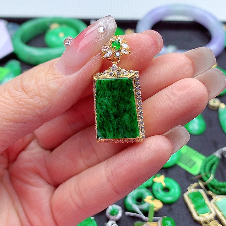 翡翠颈饰银S925镶嵌翡翠