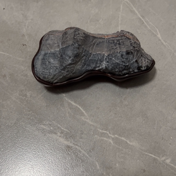 鱼****天然灵璧石精品摆件