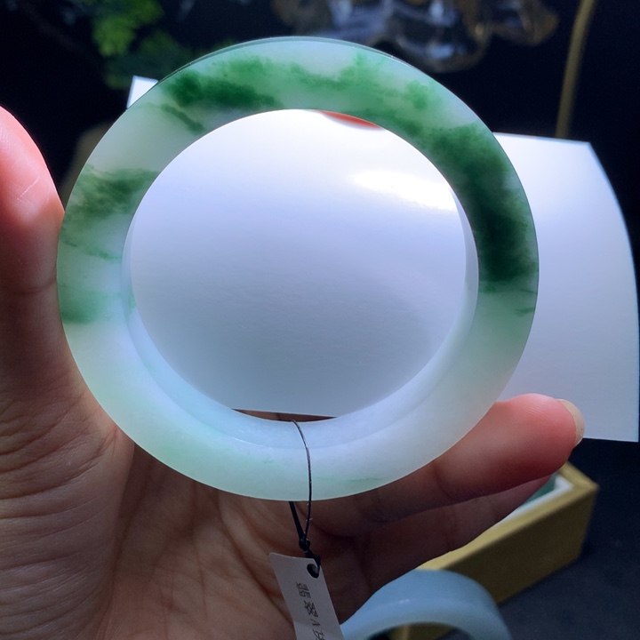 定制翡翠未镶嵌翡翠手镯