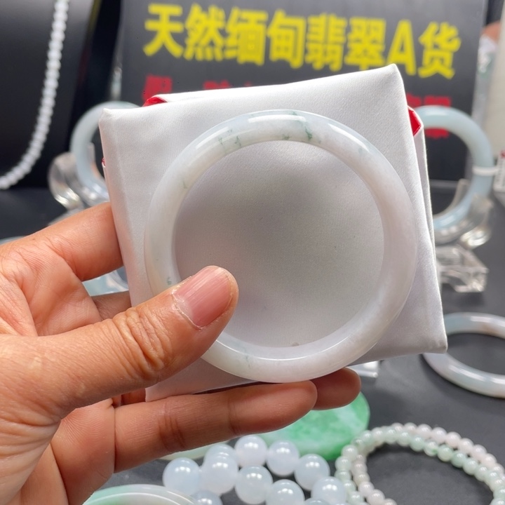 翡翠未镶嵌手镯缅甸翡翠手镯