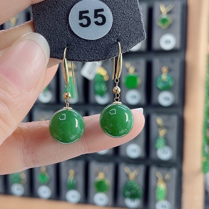 18K金镶嵌和田玉耳饰