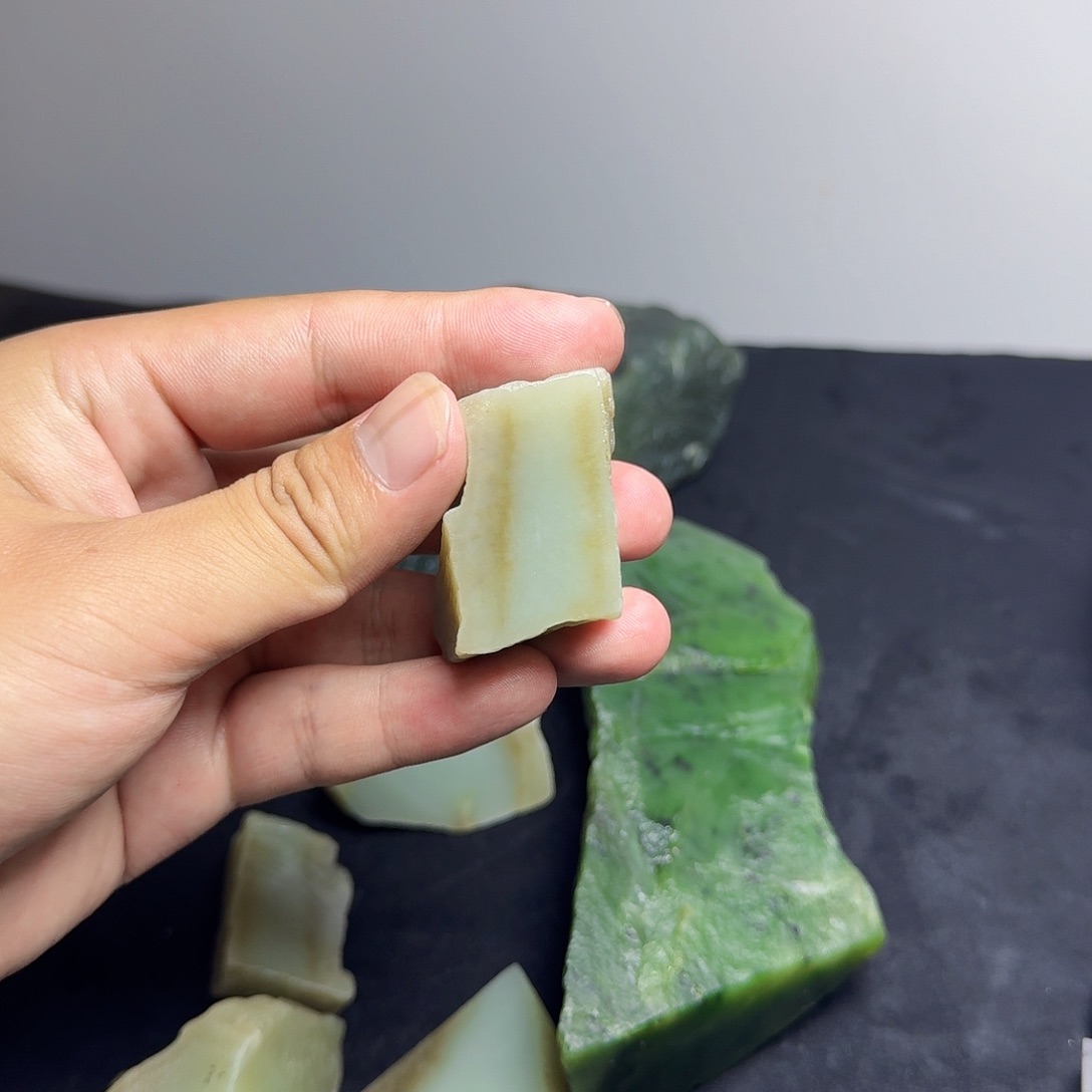 和田玉（糖玉）足铂镶嵌珠宝半成品天*