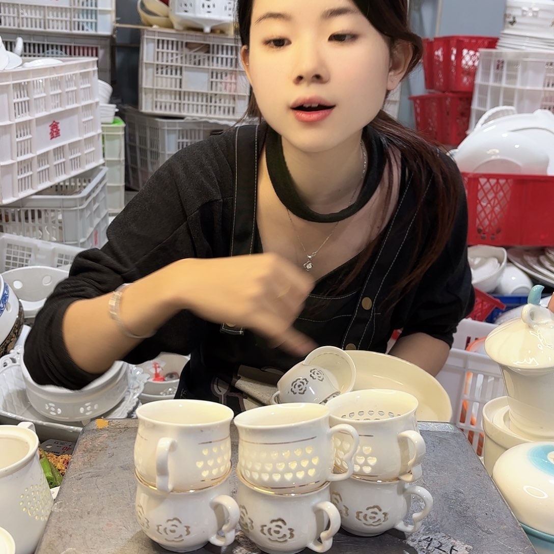 盘微瑕产品………六个爱心和玫瑰各三个