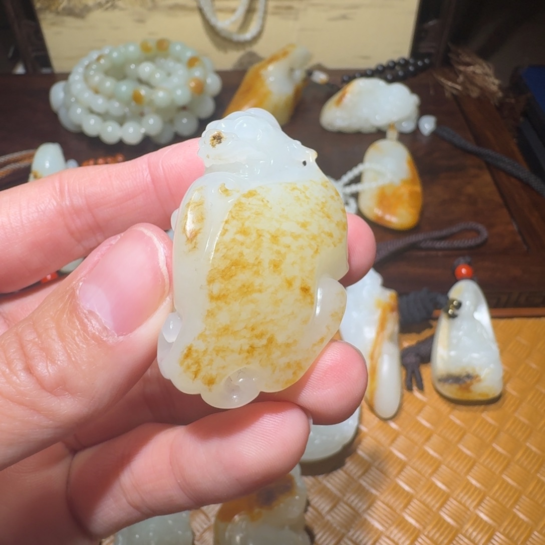 和田玉（糖玉）未镶嵌吊坠(不含链)