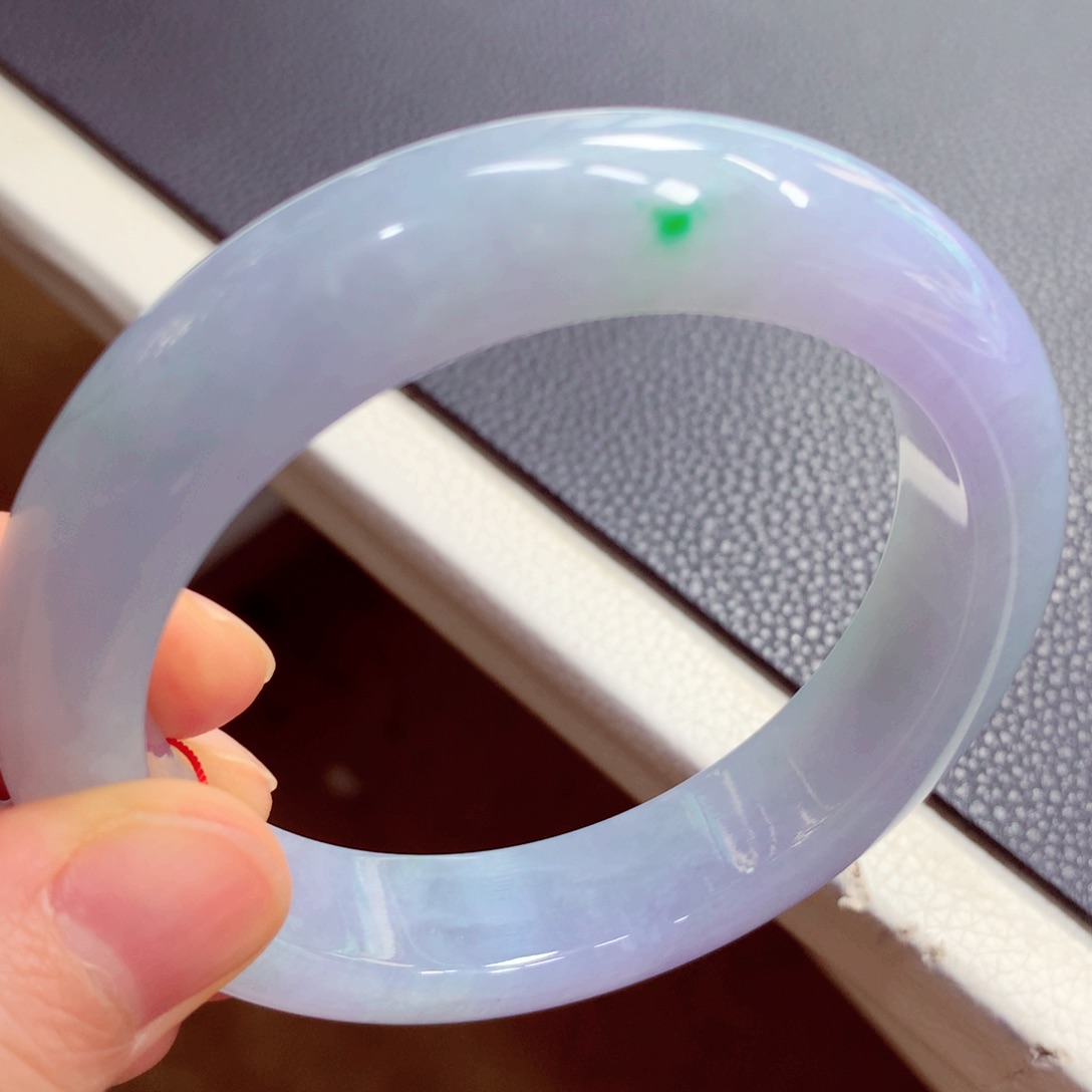 翡翠手镯未镶嵌翡翠