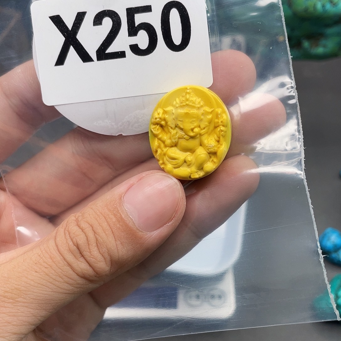 湖北十堰原矿绿小松