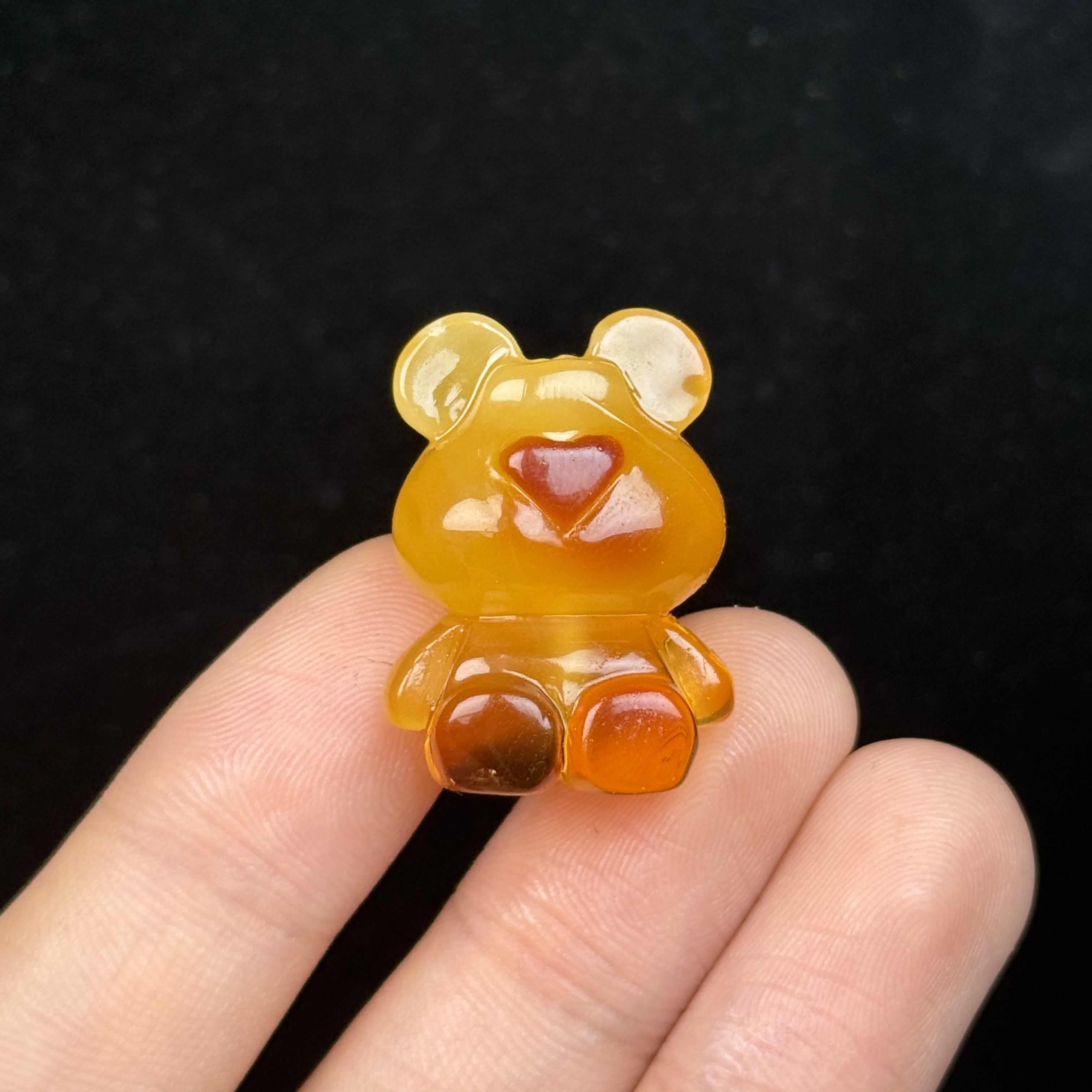 K9431天然原矿蜜蜡 雕刻小熊18*26*15mm 支持鉴定 假一罚十