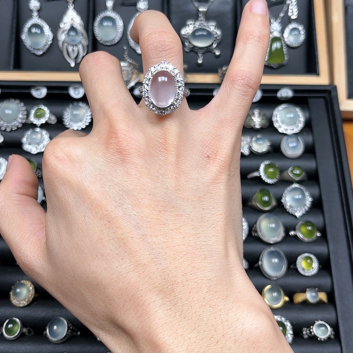 【闪购商品】水晶戒指银S925镶嵌吃****头