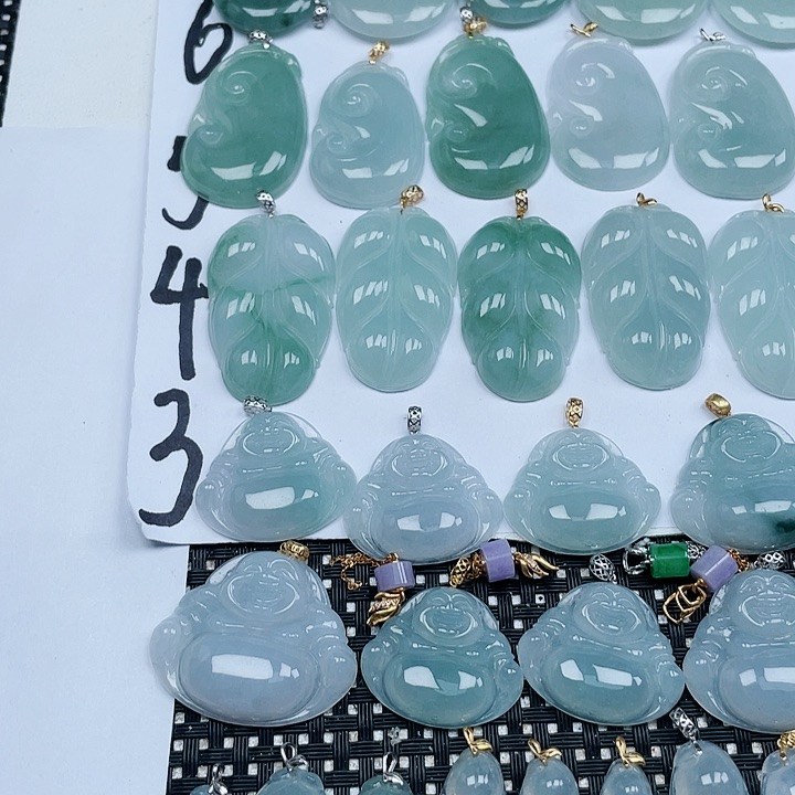 颈饰未镶嵌翡翠天然翡翠吊坠