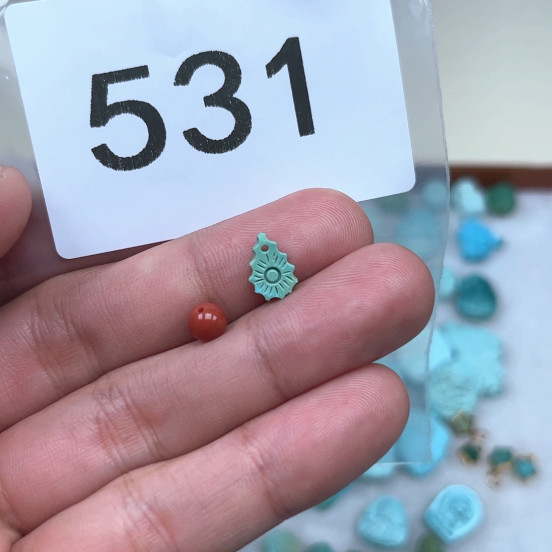 南红玛瑙未镶嵌珠宝奇石