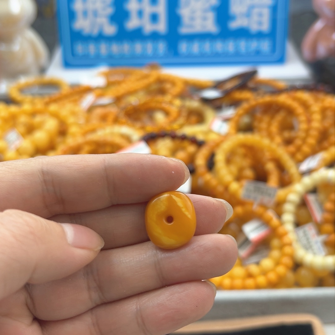 琥珀珠宝奇石未镶嵌