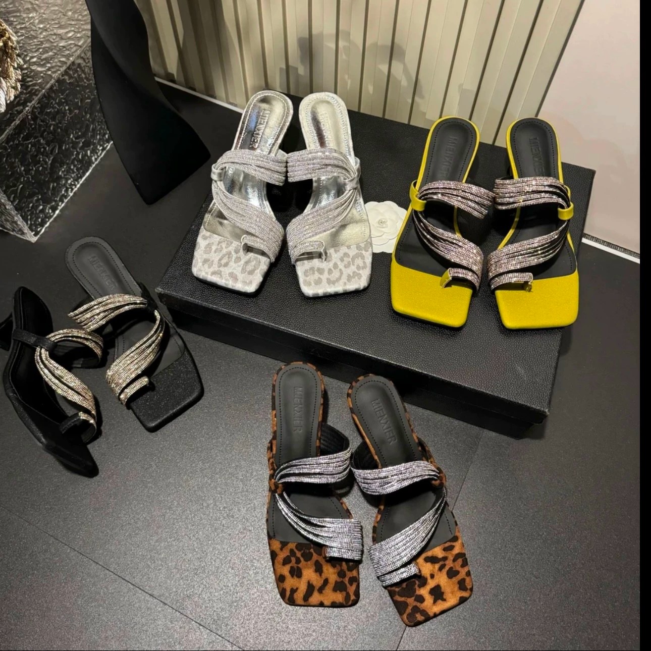 法式高跟豹纹凉拖鞋女鞋外穿2025新款夏季气质配裙子小众晚晚凉鞋