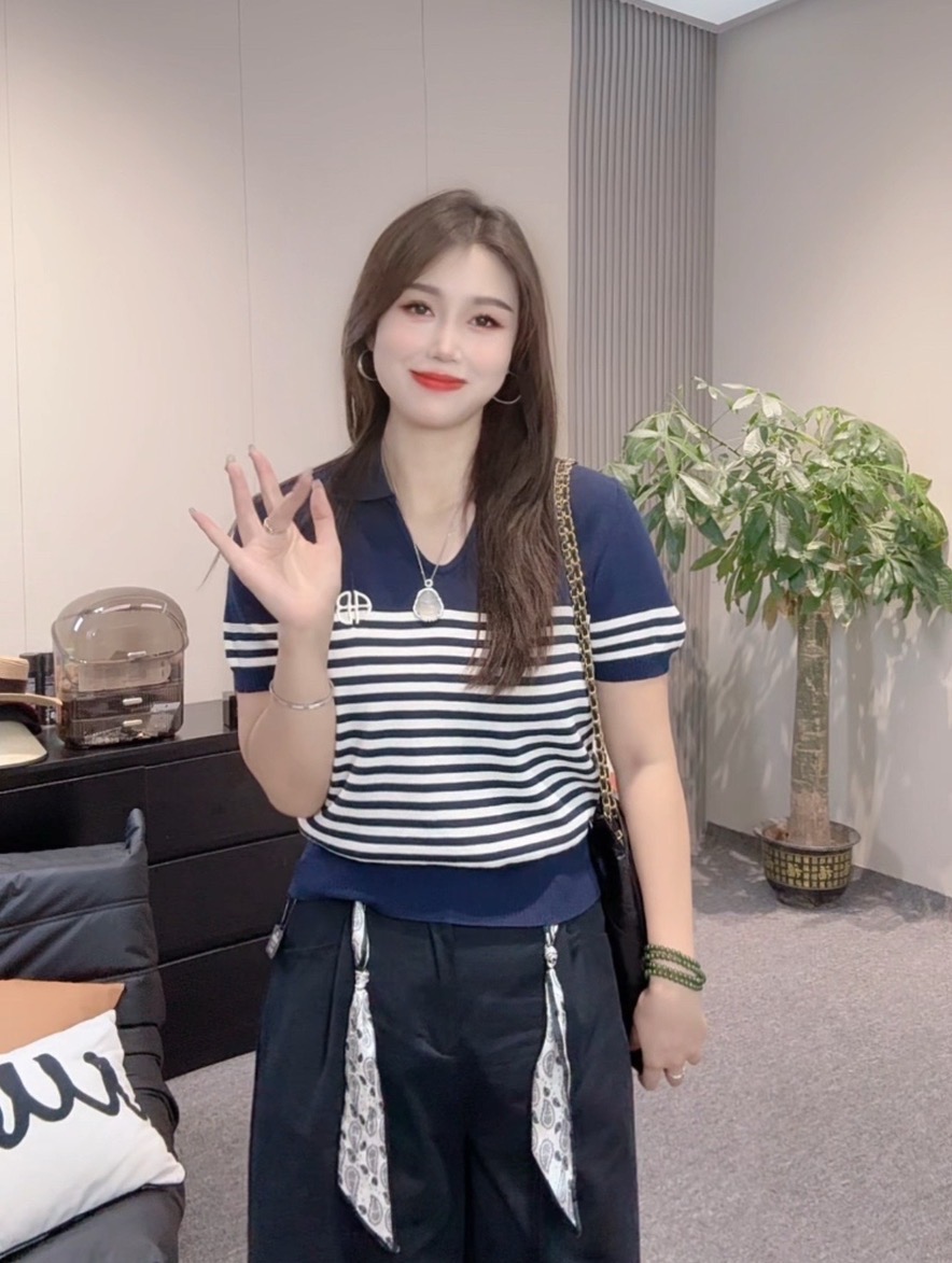 【唯美女装】早秋新品～小翻领冰丝针织短袖 
