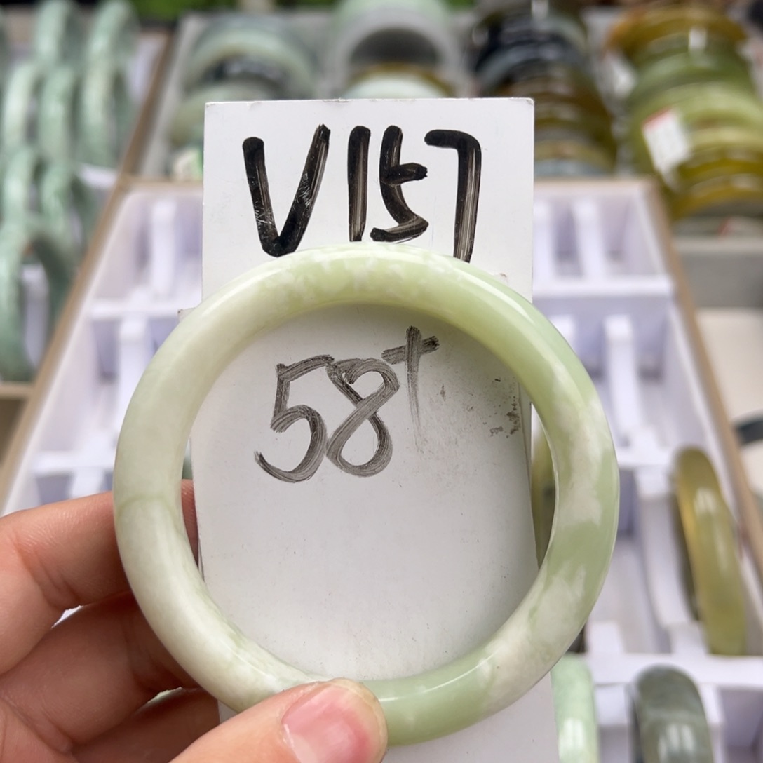 岫玉手镯未镶嵌天然岫玉