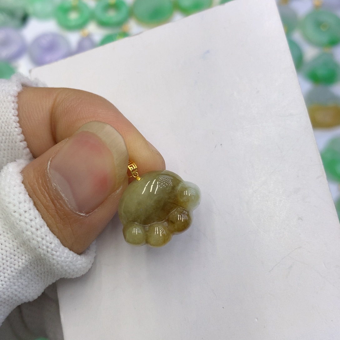 翡翠颈饰未镶嵌翡翠