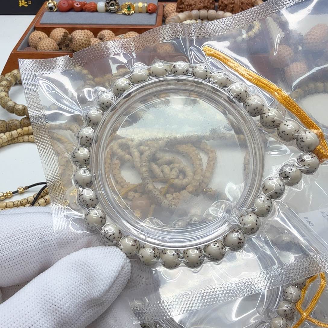 星月菩提手串7灭世冰白针尖星河豚8左右手持