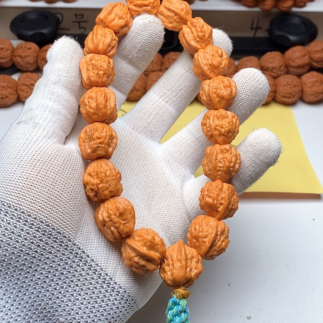 枣木文玩核桃1.8金蝉