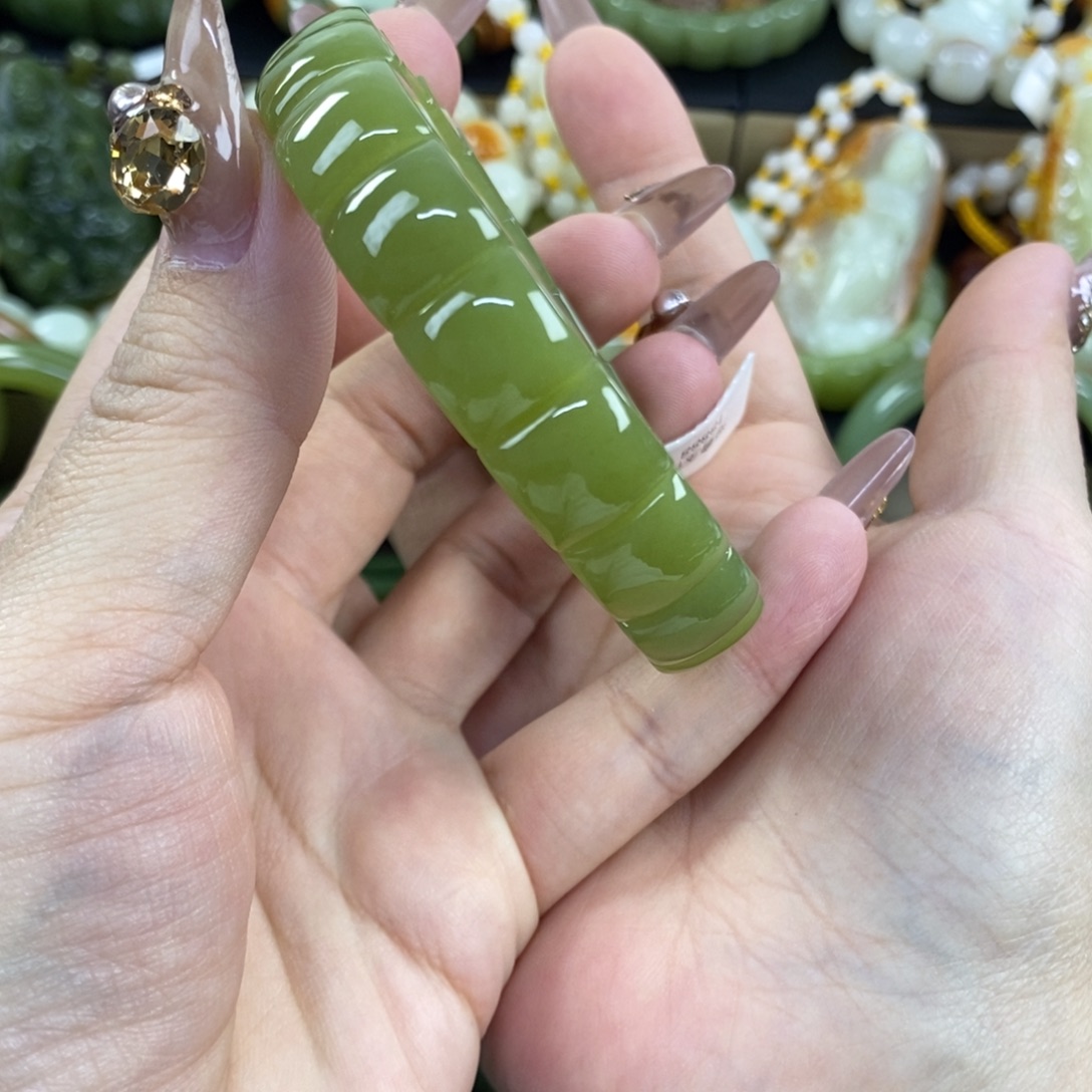 快***机透闪石质玉未镶嵌手串手牌