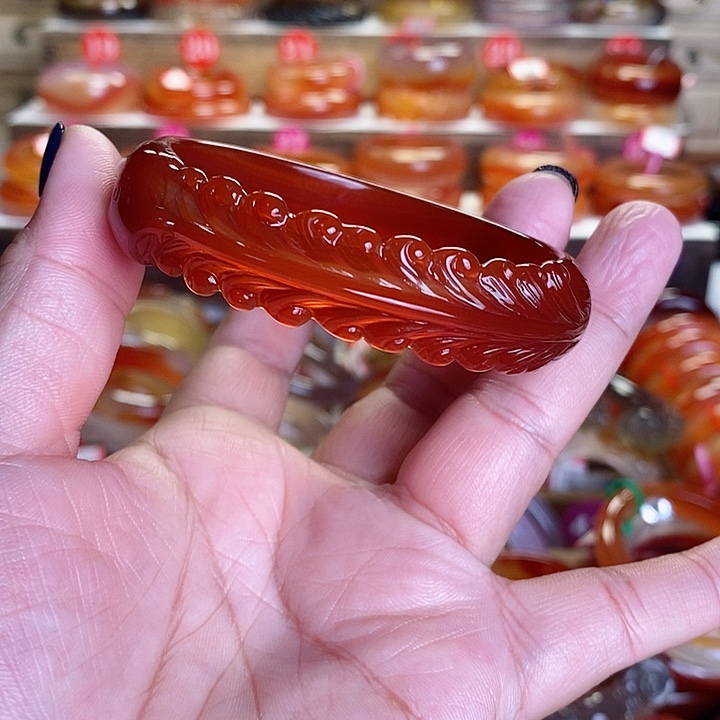 玛瑙/玉髓手镯未镶嵌名**际