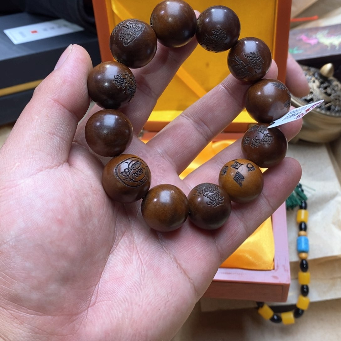 大叶紫檀（黑酸枝木类）