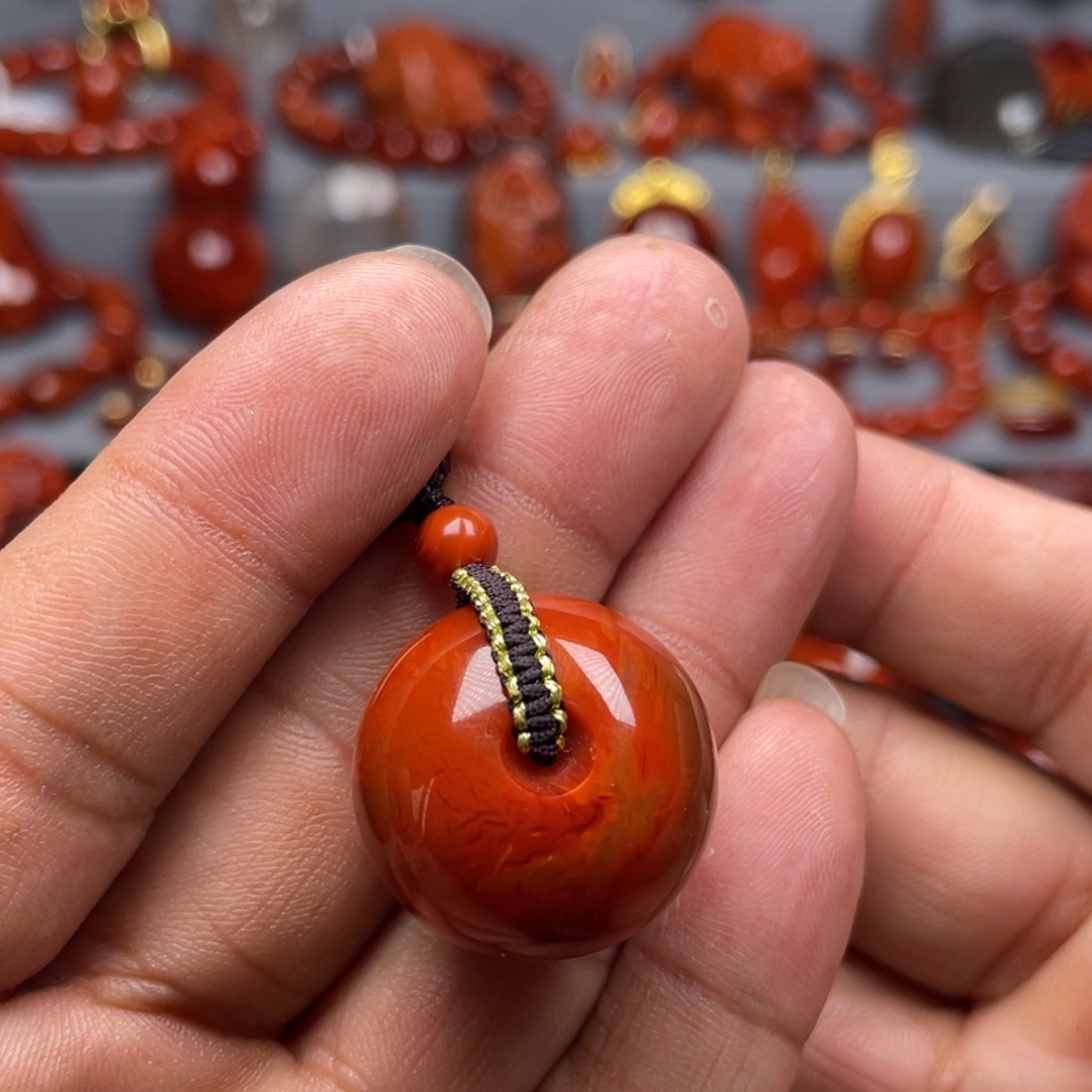 南红玛瑙未镶嵌珠宝奇石吊坠