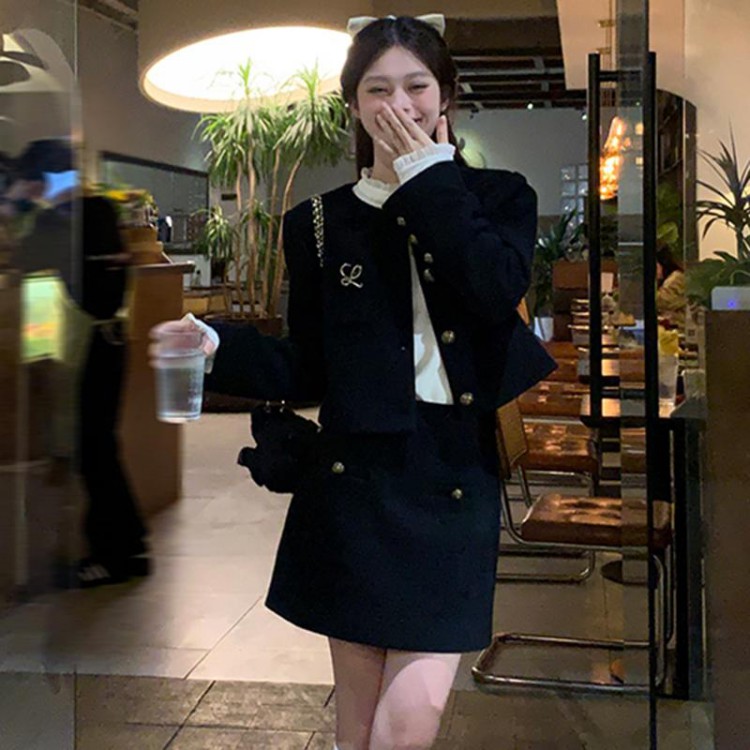 （80-200斤）加绒加厚两件套黑色小香风时髦上衣裙子女冬季新款1665